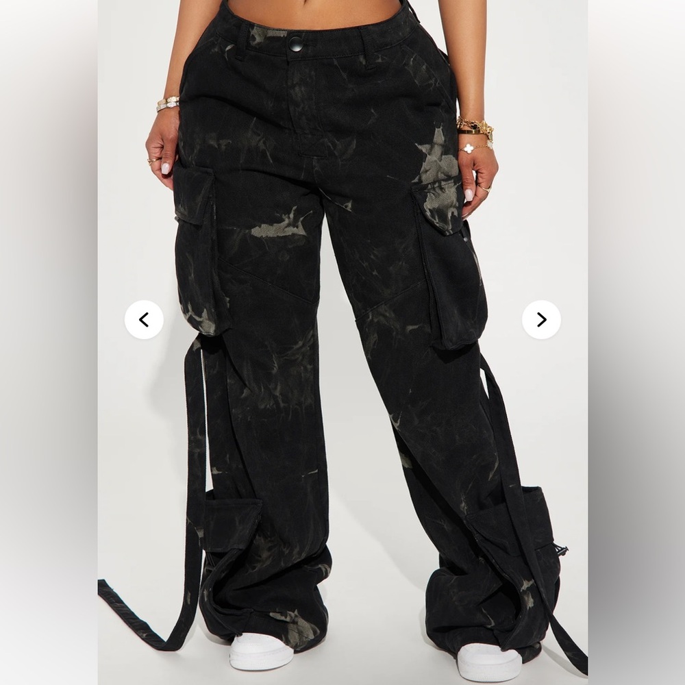 woman Black Cargo Pants